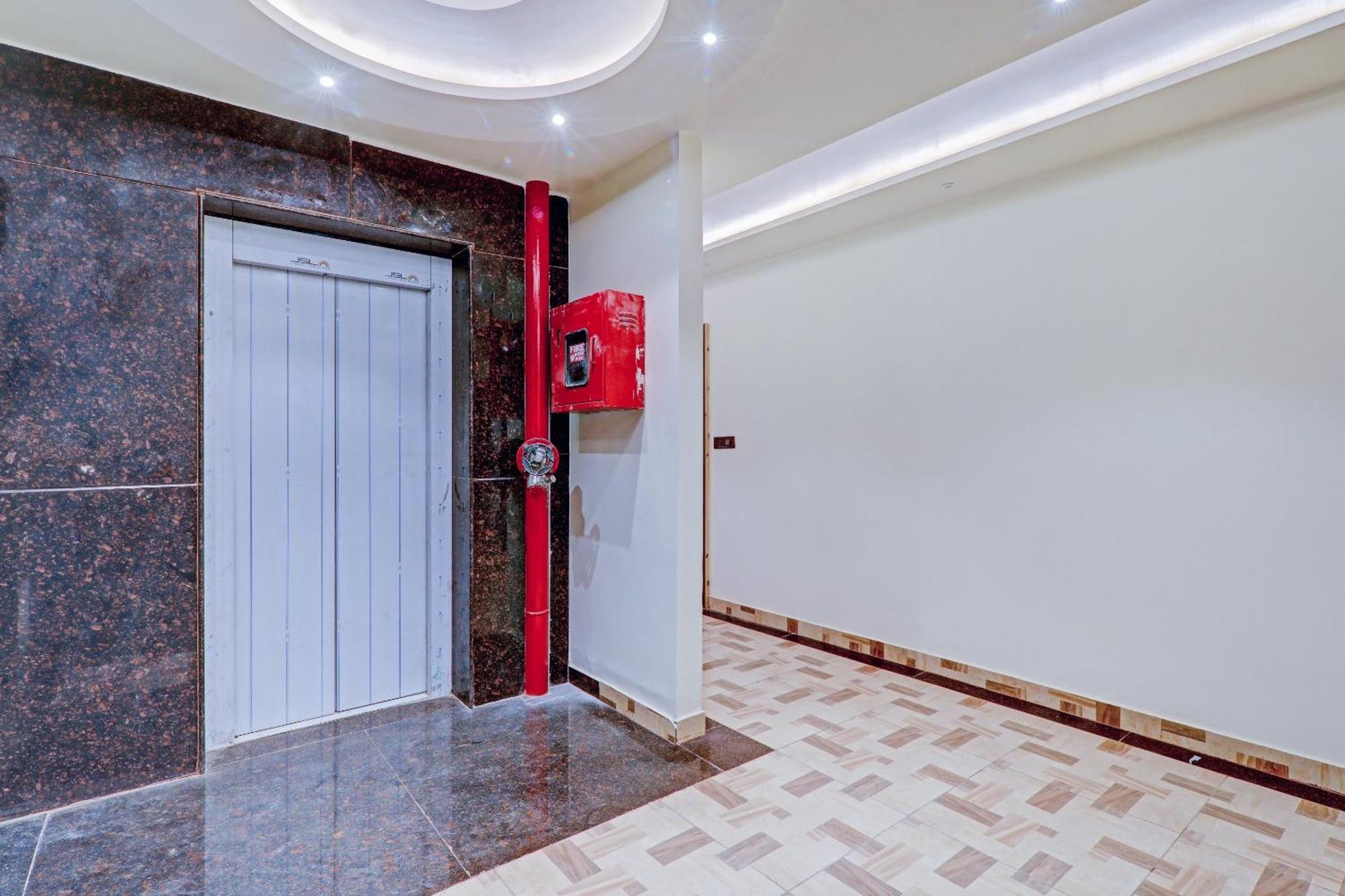 Hotel Super Townhouse Riddhi Residency Lucknow Esterno foto